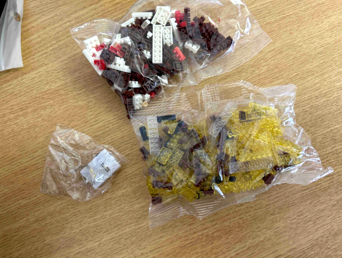 UrbanCove Co. - 402 Piece Lovely Bear LED Light Building Blocks - LED Light Educational and Fun Toy Blocks