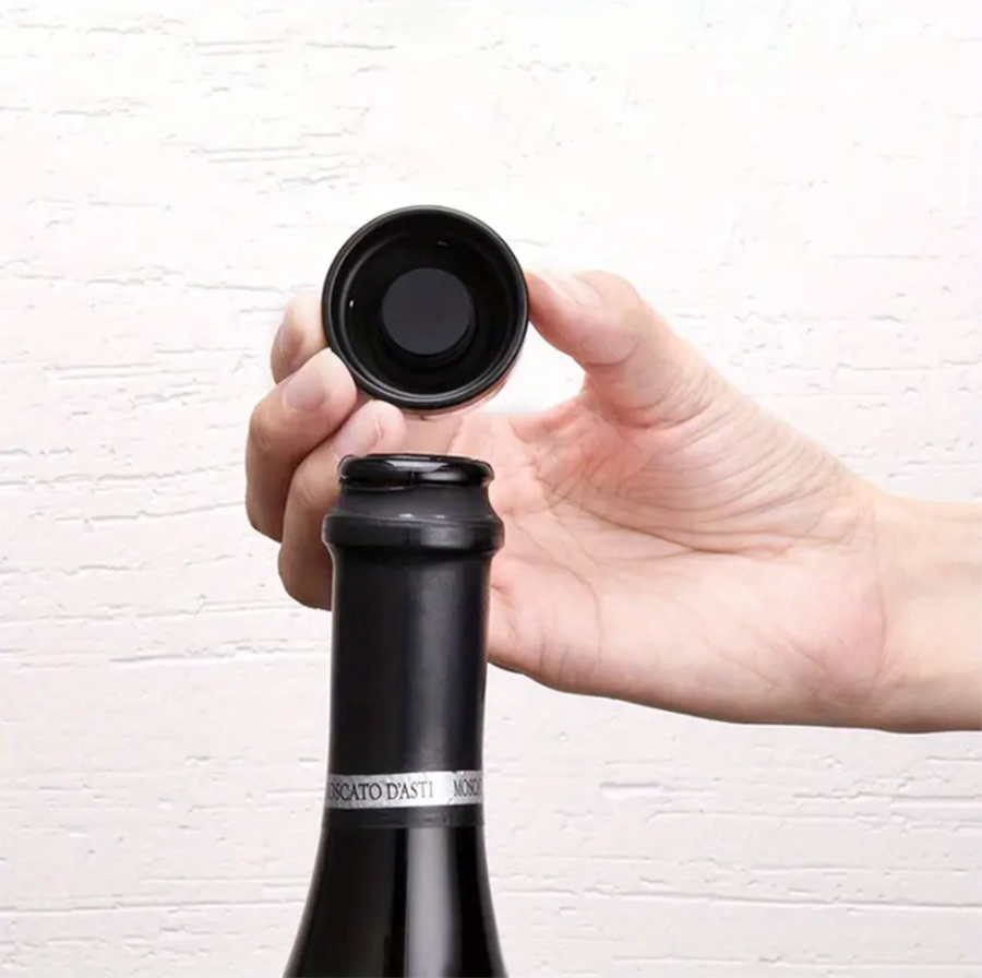 Vacuum Sealed Champagne and Wine Stopper - Freshness Preserving and Convenient Design